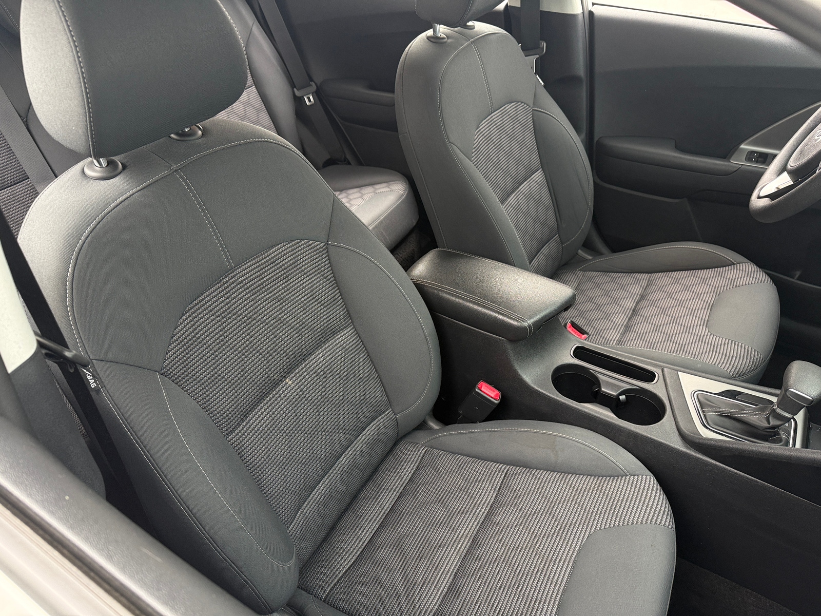 Thumbnail: 2022 Kia Niro - 2