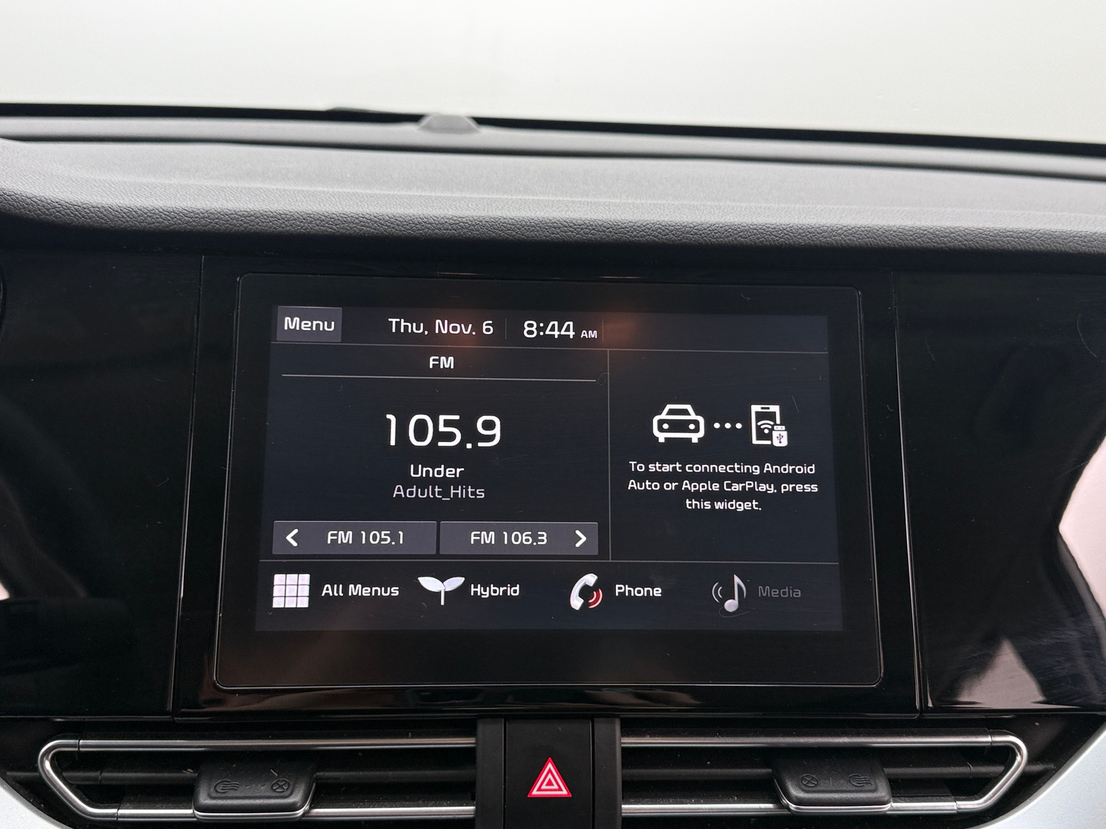 Thumbnail: 2022 Kia Niro - 4