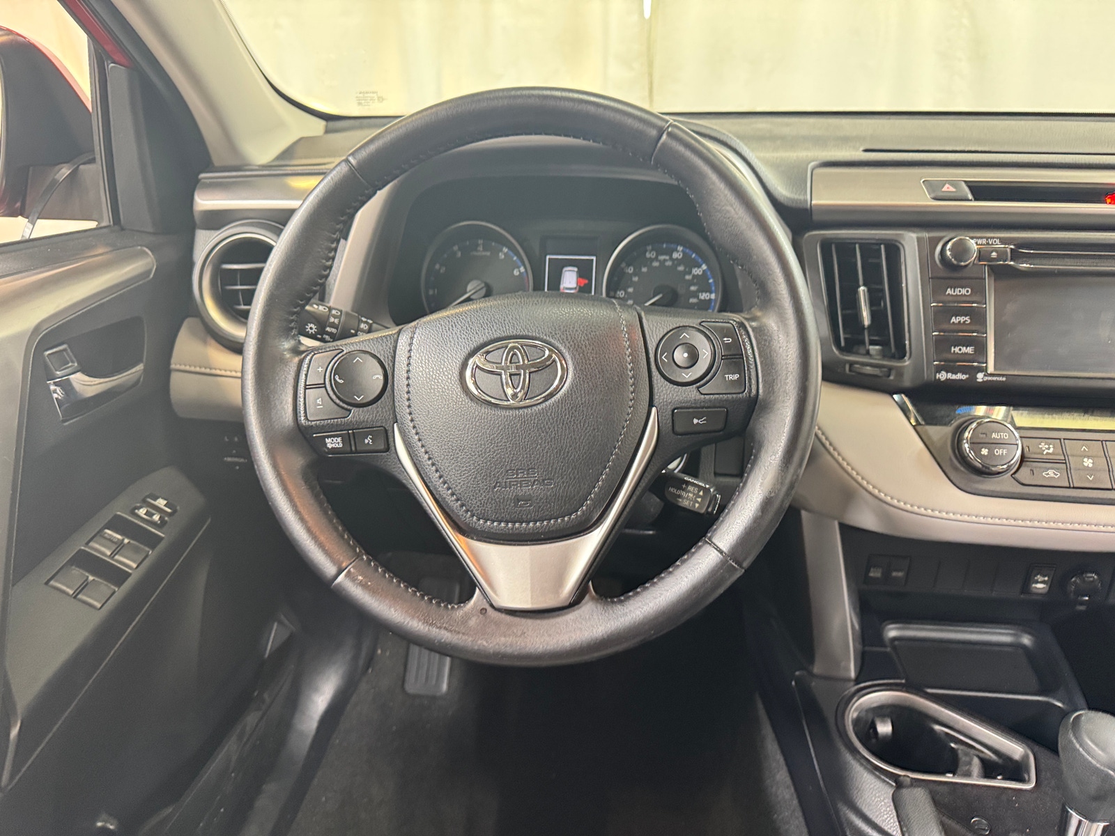 Thumbnail: 2017 Toyota RAV4 - 5