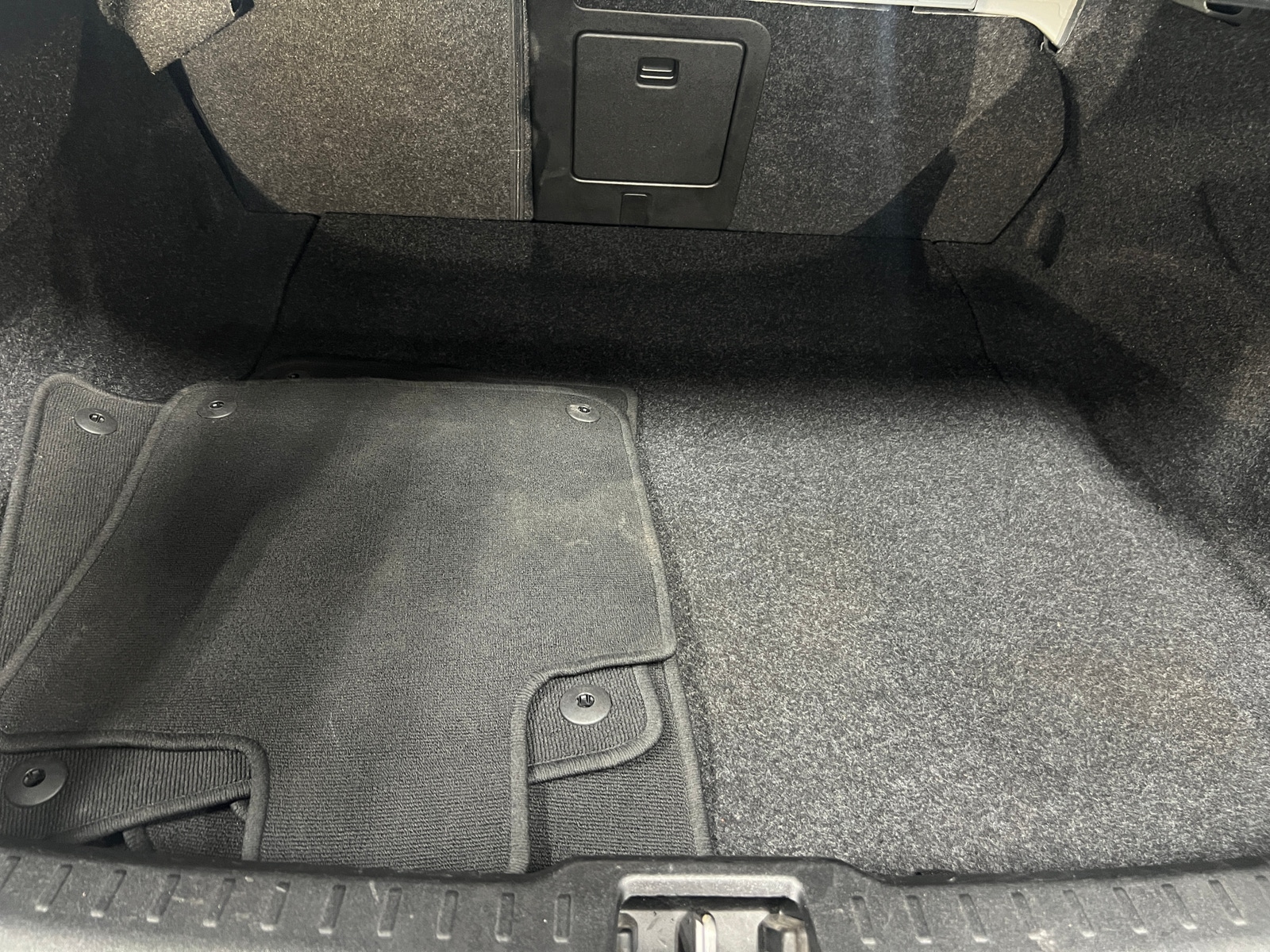 Thumbnail: 2024 Volvo S60 - 6