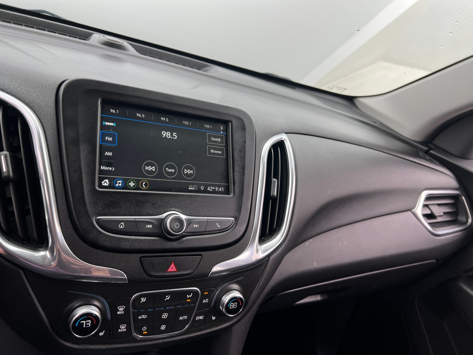 Thumbnail: 2019 Chevrolet Equinox - 4