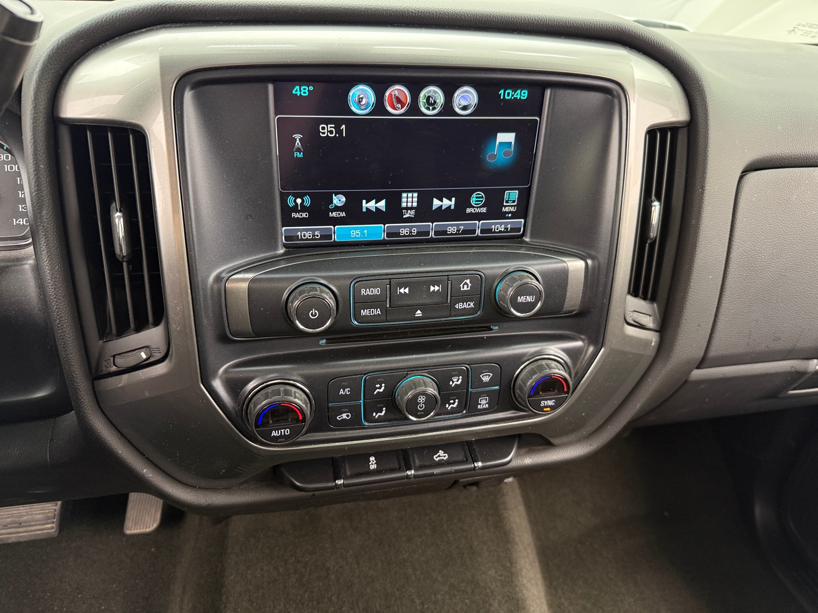 Thumbnail: 2018 Chevrolet Silverado 1500 - 4