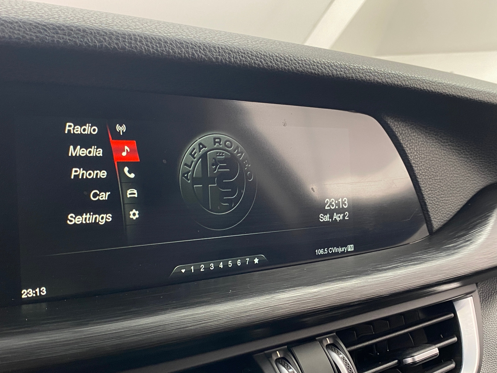 Thumbnail: 2018 Alfa Romeo Stelvio - 3