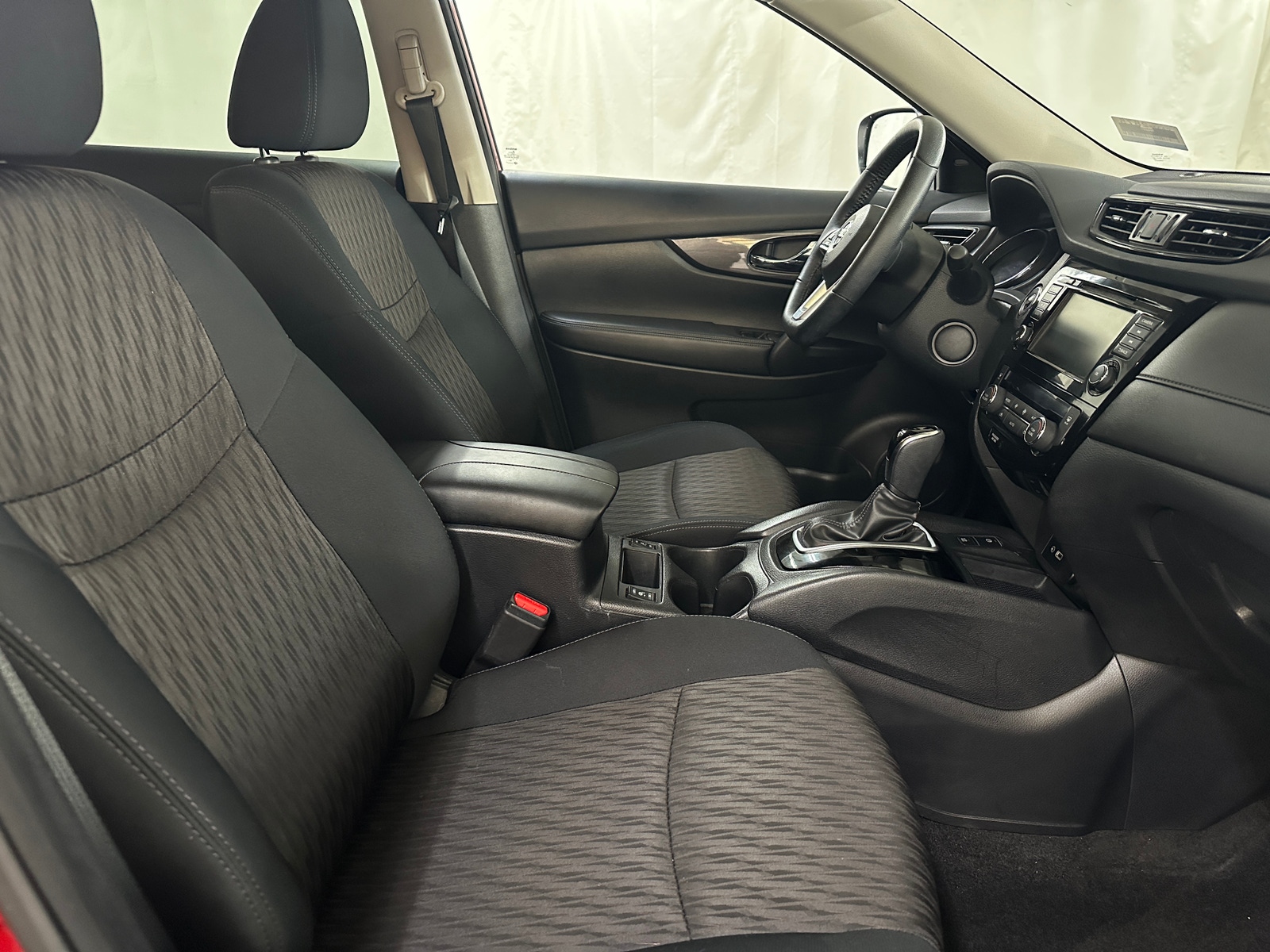 Thumbnail: 2019 Nissan Rogue - 2