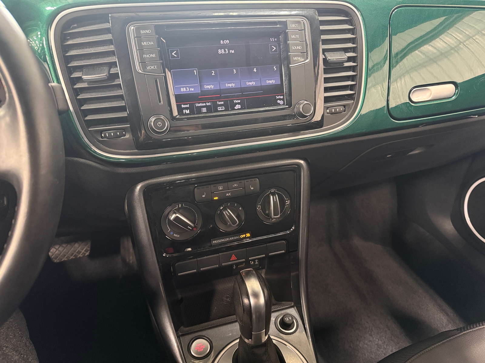 Thumbnail: 2017 Volkswagen Beetle - 4