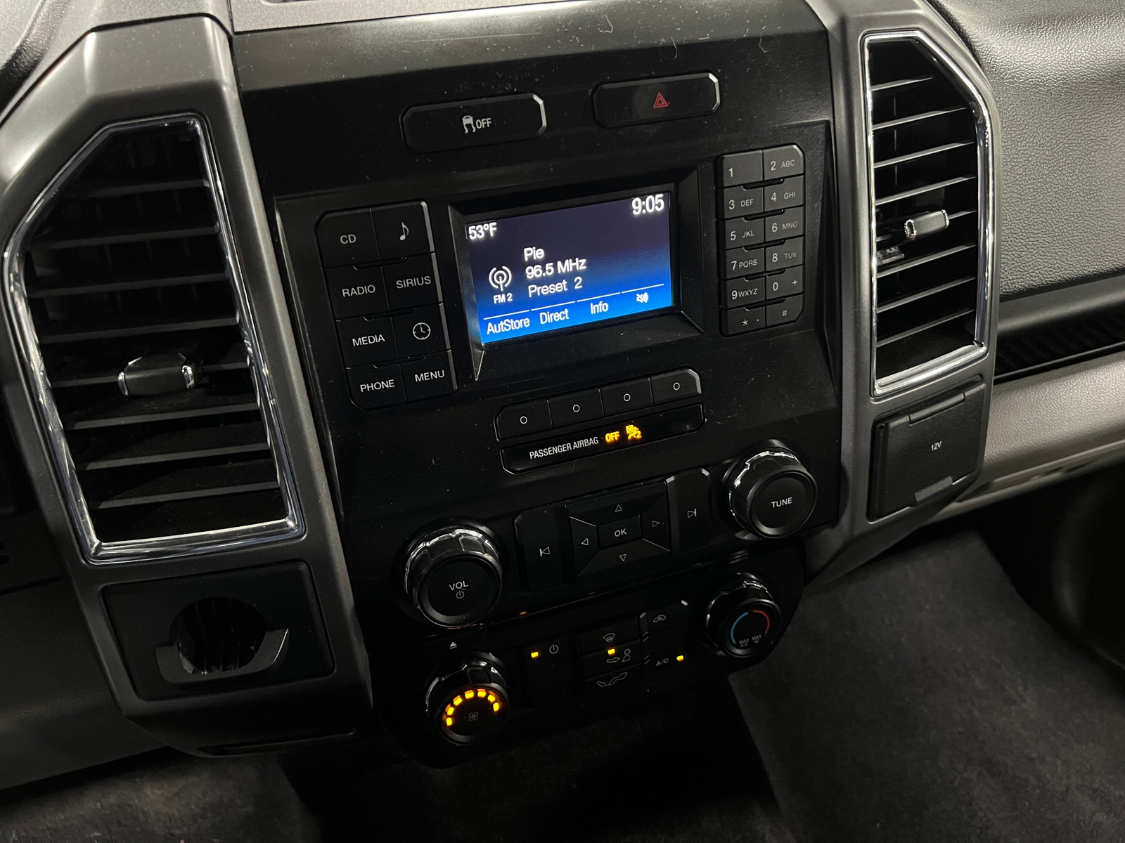 Thumbnail: 2016 Ford Econoline - 4