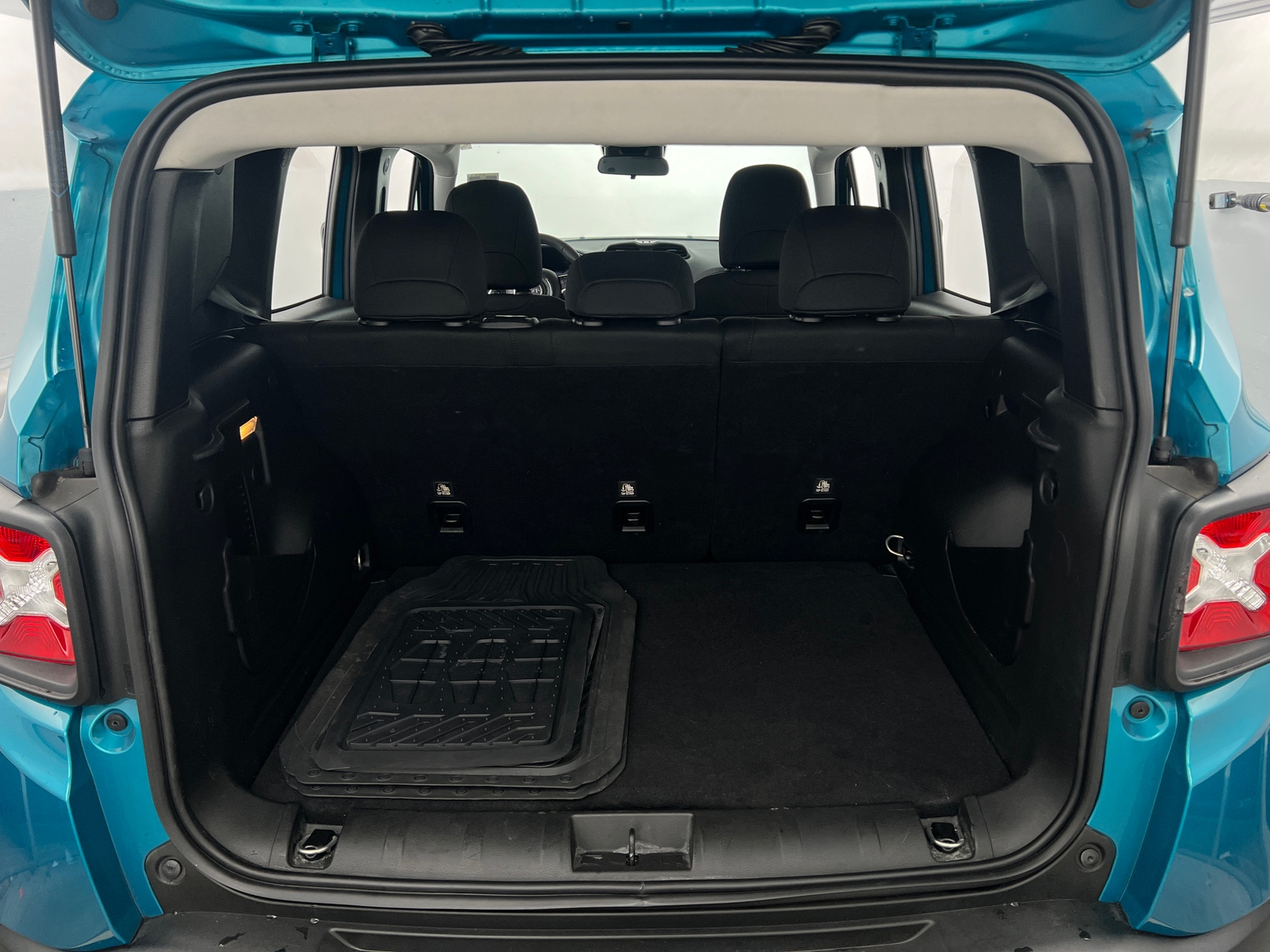 Thumbnail: 2021 Jeep Renegade - 7