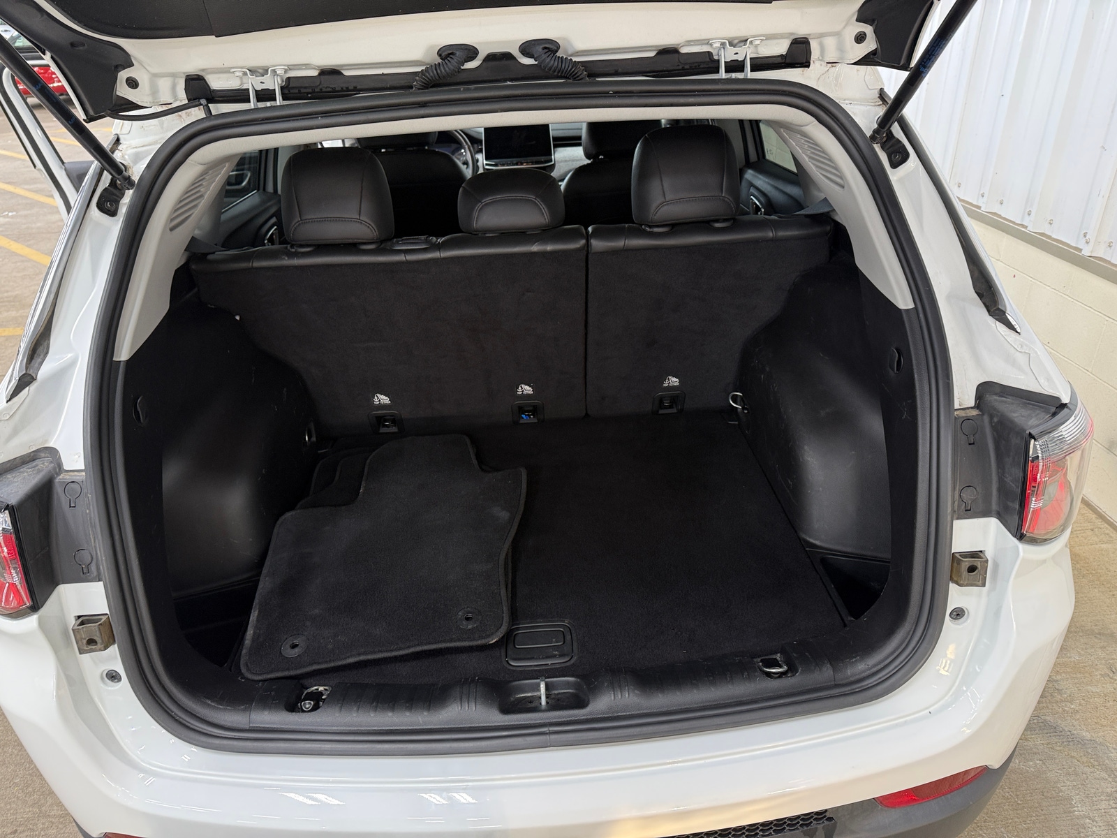 Thumbnail: 2022 Jeep Compass - 6