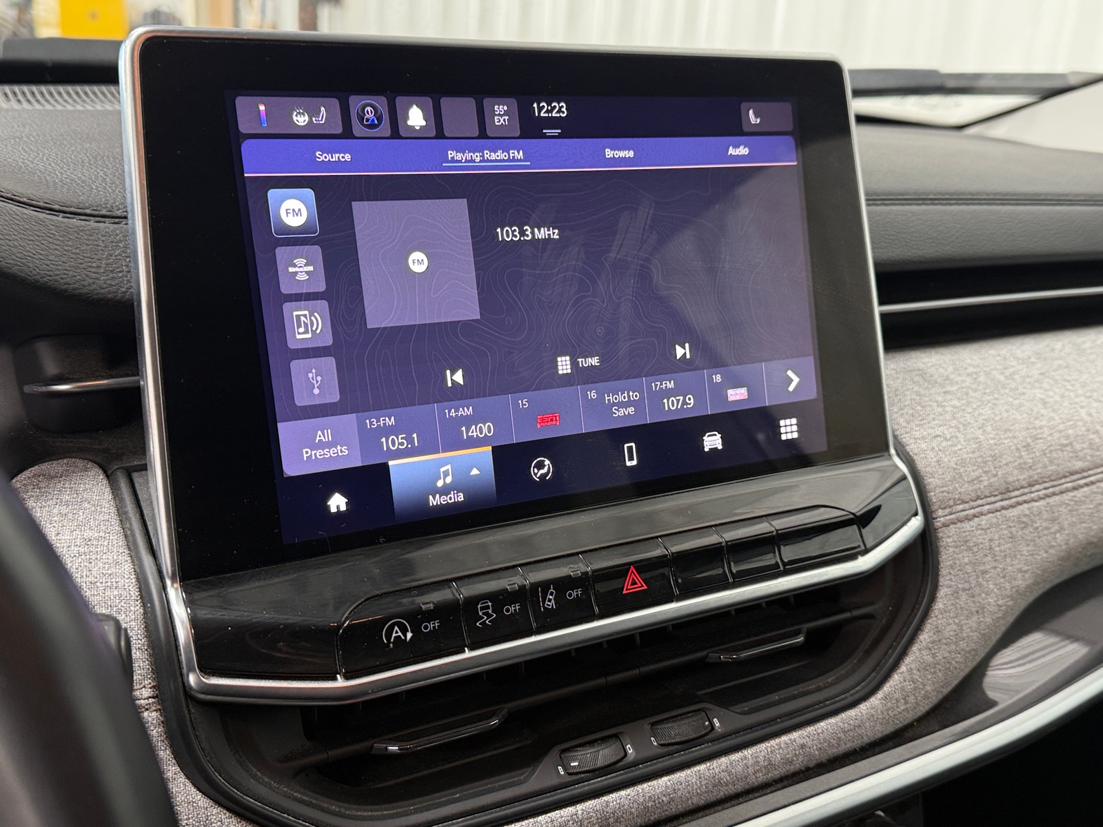 Thumbnail: 2022 Jeep Compass - 3