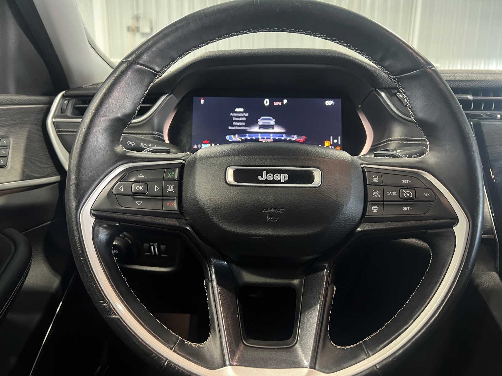 Thumbnail: 2021 Jeep Grand Cherokee L - 4