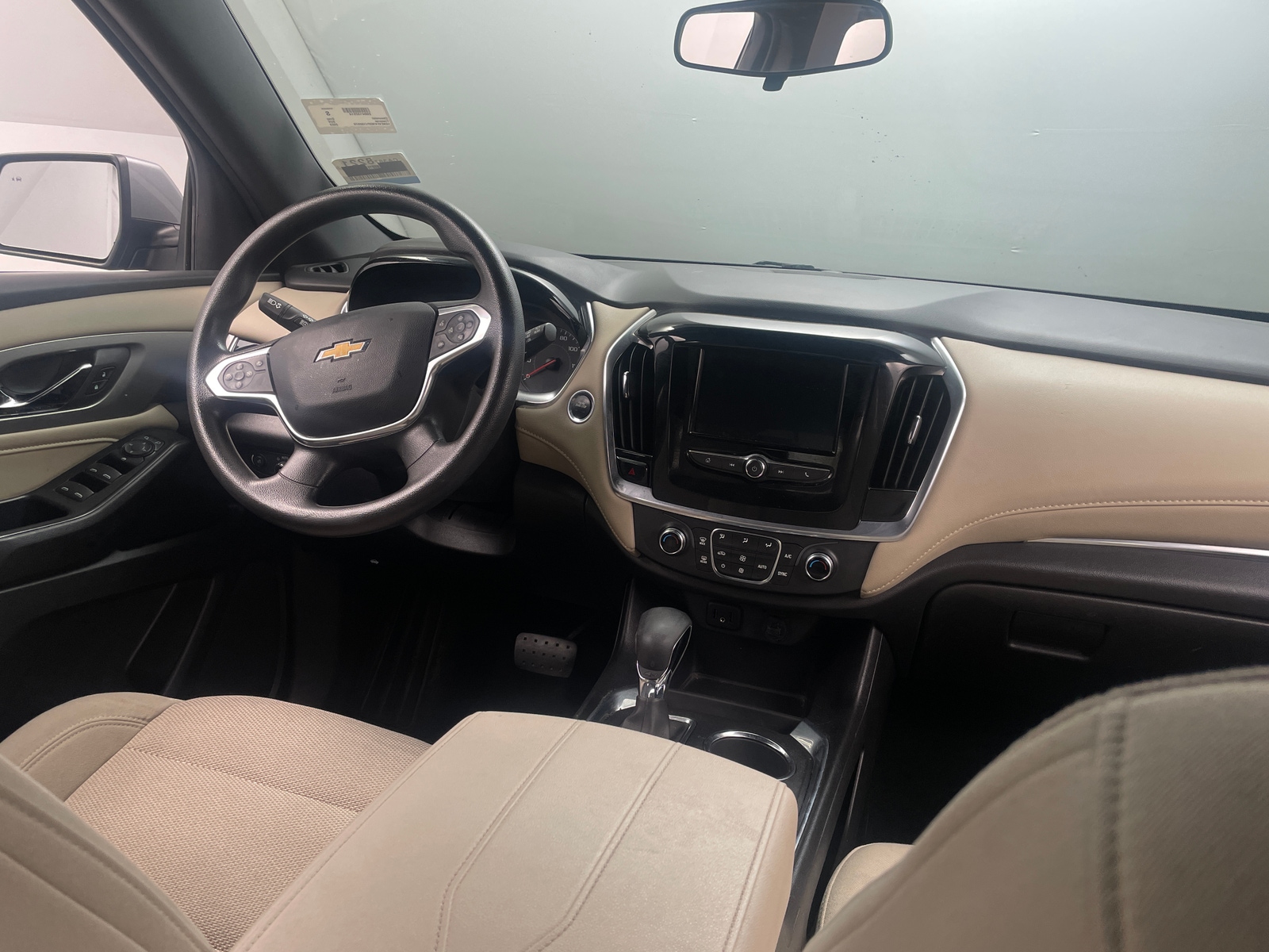 Thumbnail: 2023 Chevrolet Traverse - 3