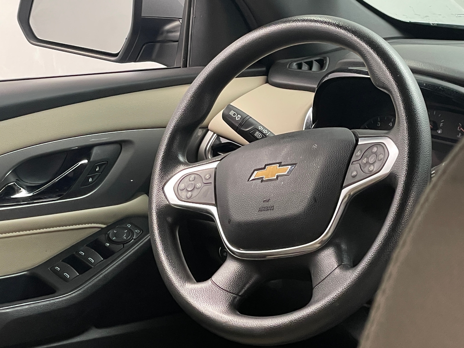 Thumbnail: 2023 Chevrolet Traverse - 5