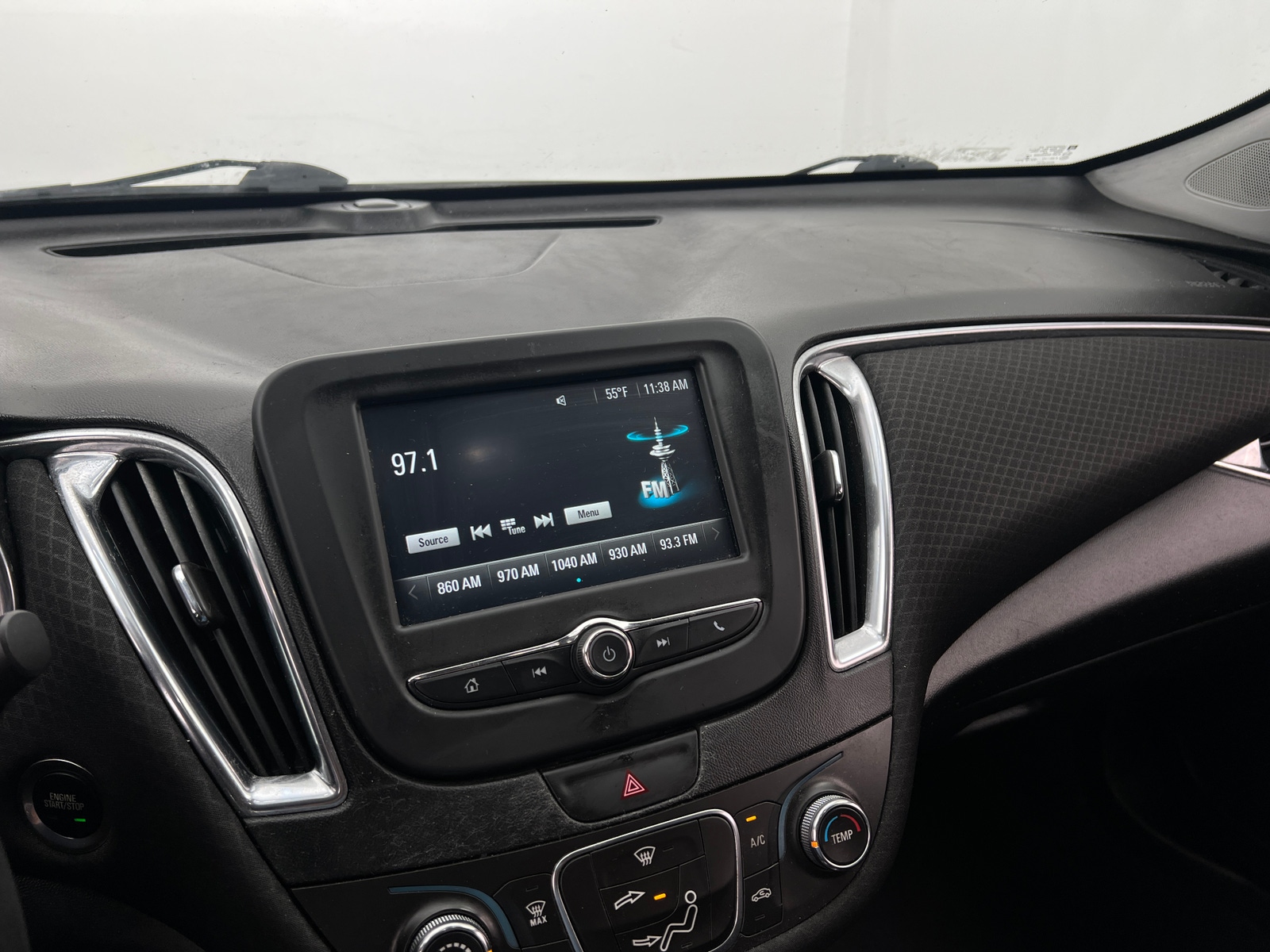 Thumbnail: 2017 Chevrolet Malibu - 4