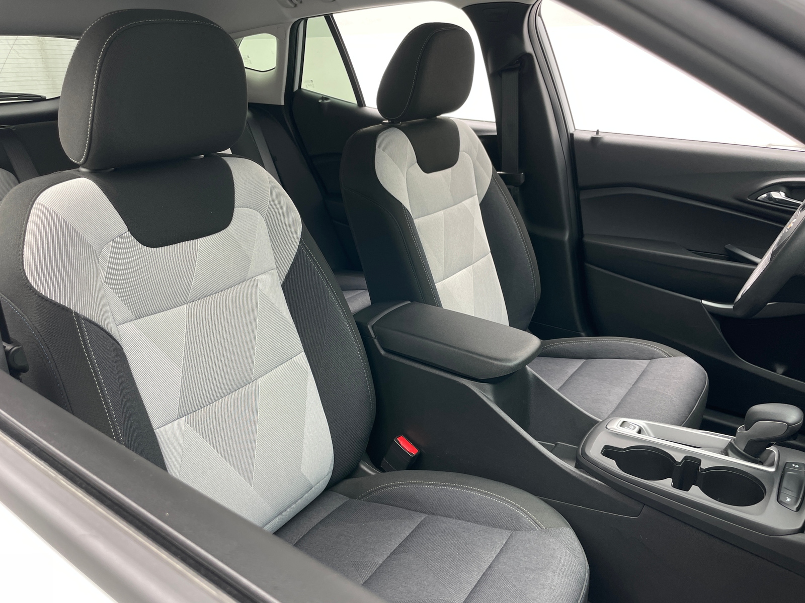 Thumbnail: 2025 Chevrolet Trax - 2