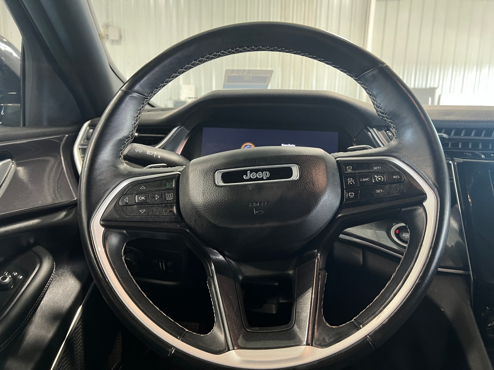 Thumbnail: 2021 Jeep Grand Cherokee L - 4