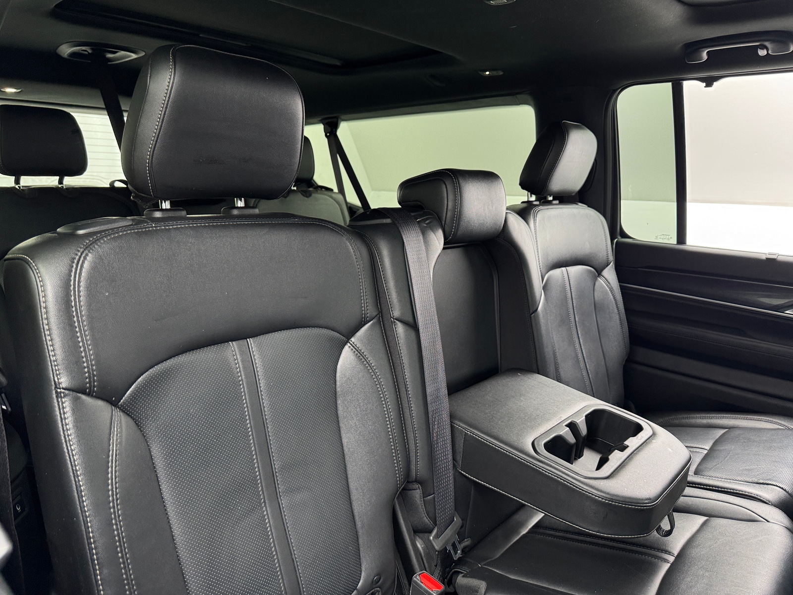 Thumbnail: 2023 Jeep Wagoneer - 5