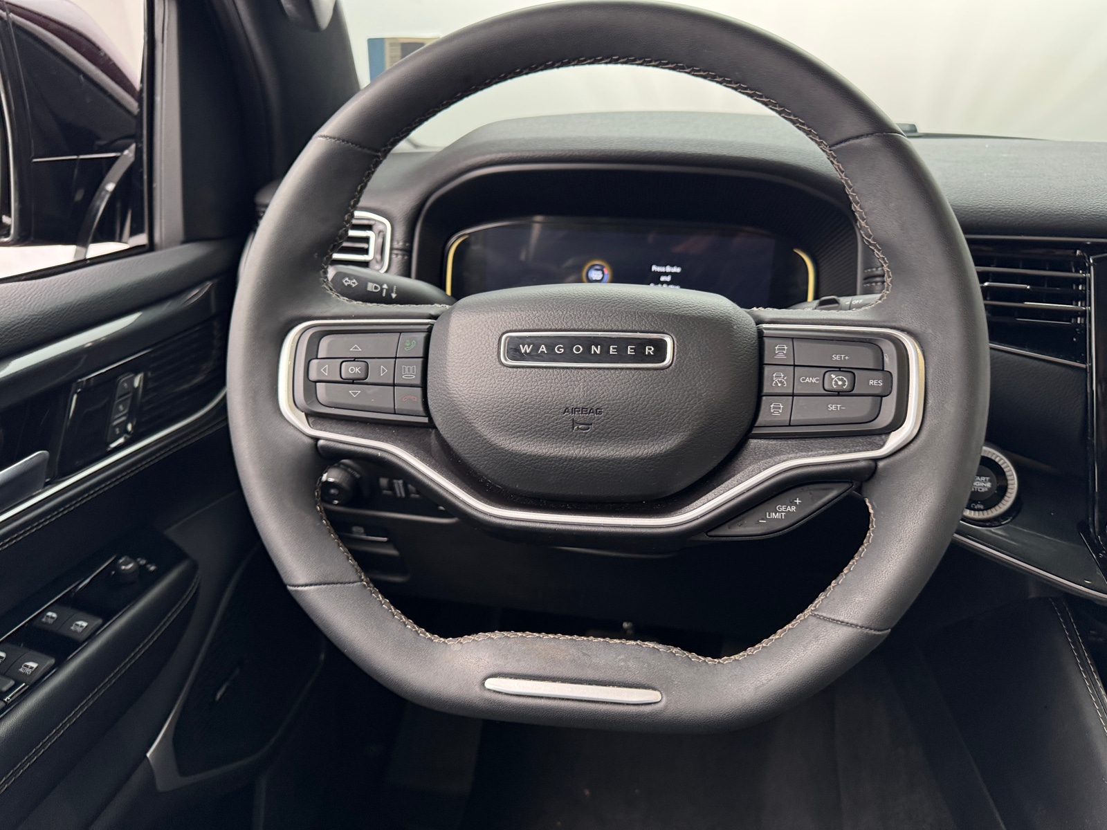 Thumbnail: 2023 Jeep Wagoneer - 4