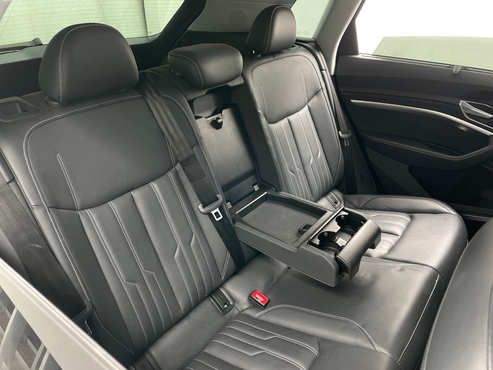 Thumbnail: 2019 Audi e-tron - 5