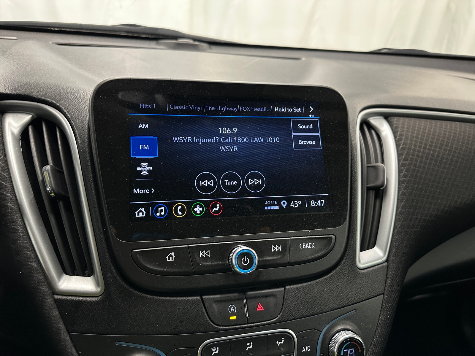 Thumbnail: 2024 Chevrolet Malibu - 4