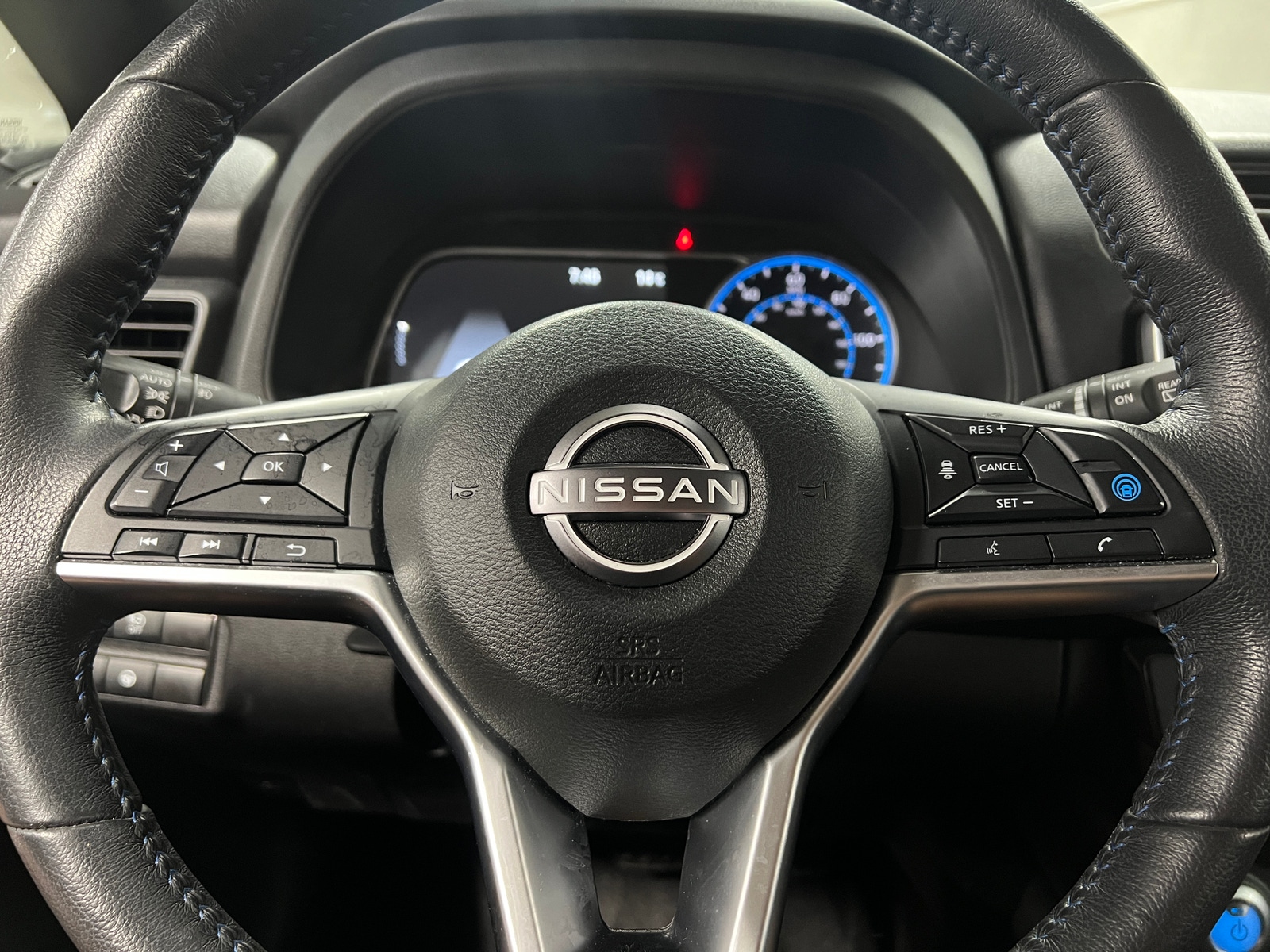 Thumbnail: 2024 Nissan Leaf - 5