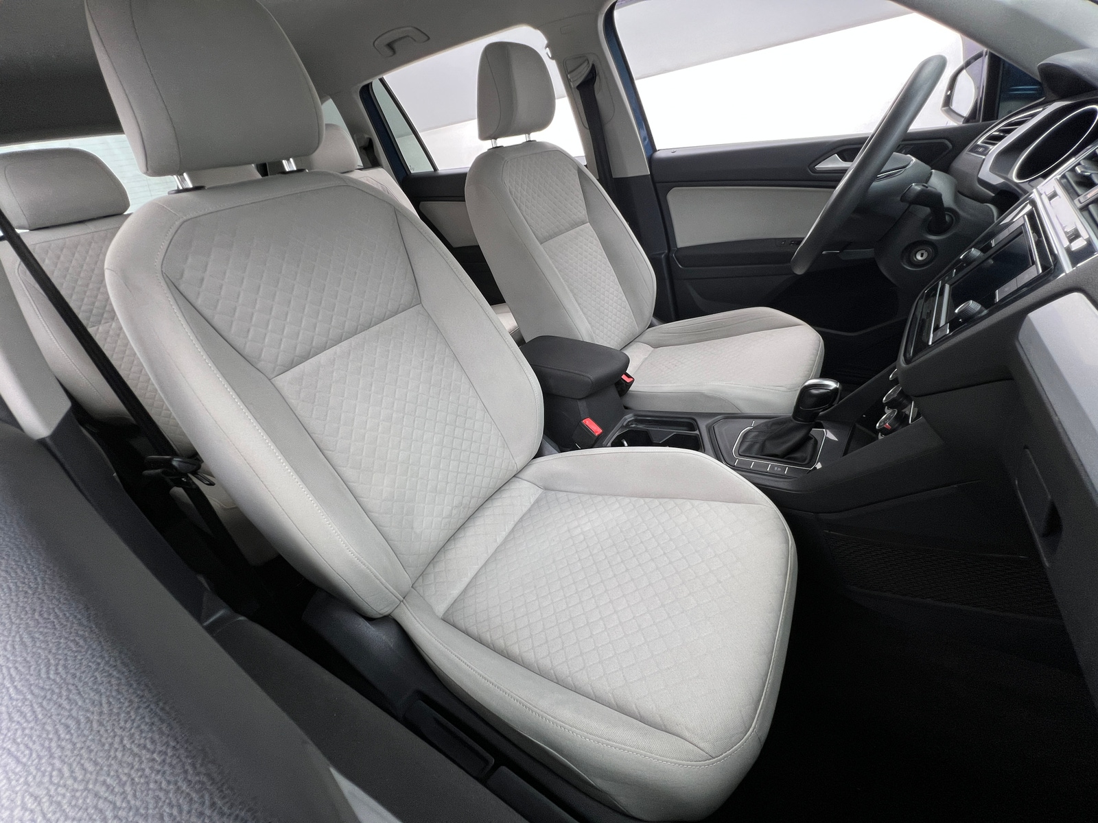 Thumbnail: 2020 Volkswagen Tiguan - 2