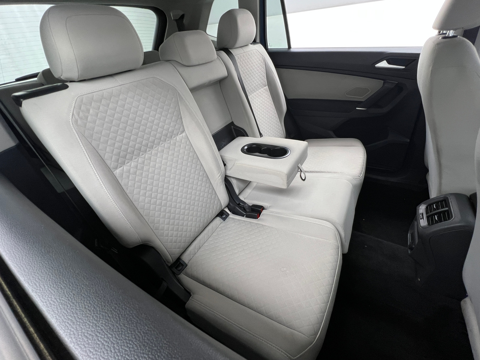 Thumbnail: 2020 Volkswagen Tiguan - 6