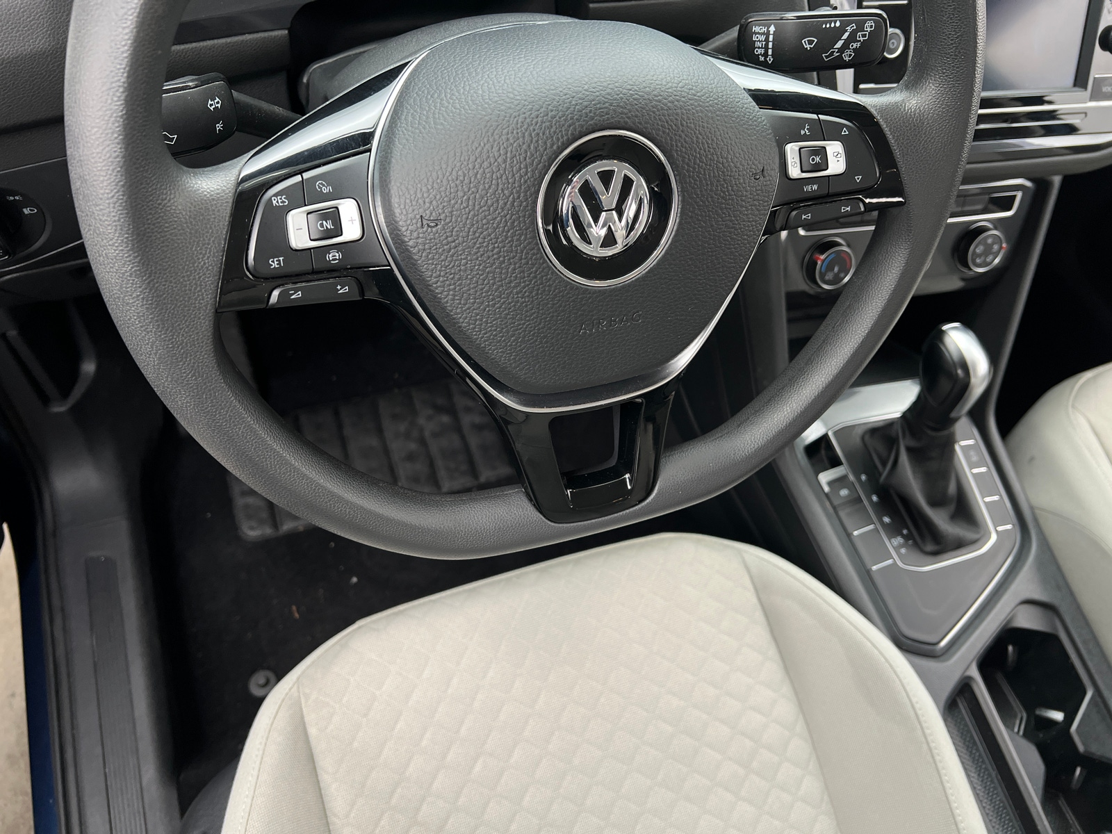 Thumbnail: 2020 Volkswagen Tiguan - 5