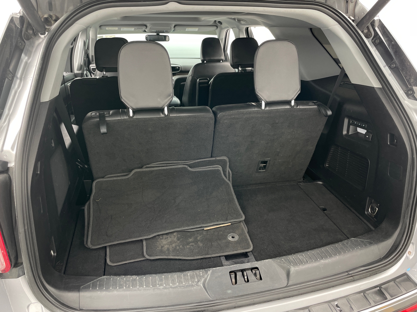 Thumbnail: 2021 Ford Explorer - 6