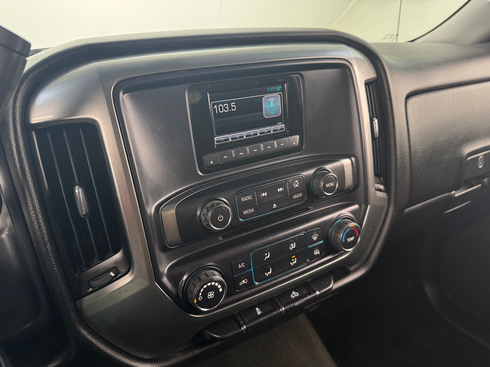 Thumbnail: 2014 Chevrolet Silverado 1500 - 4