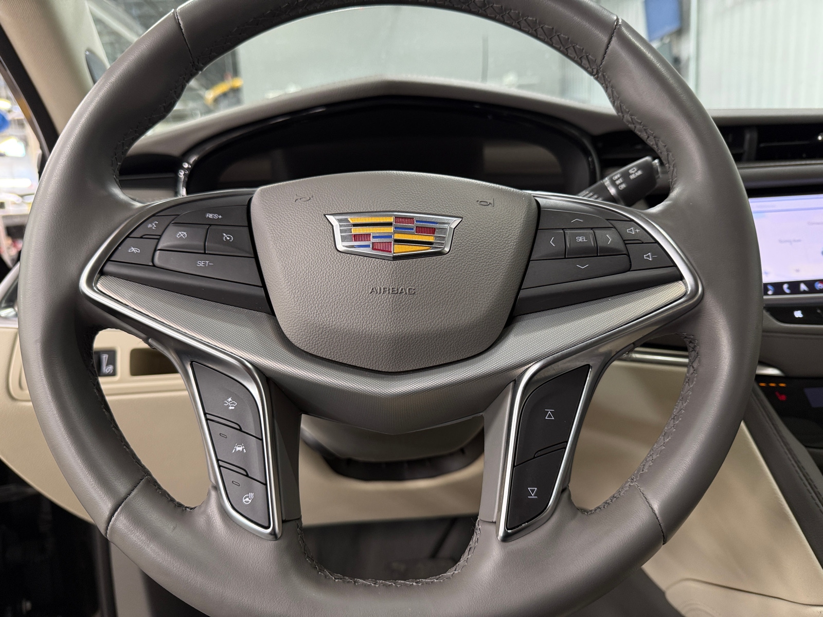 Thumbnail: 2025 Cadillac XT5 - 4