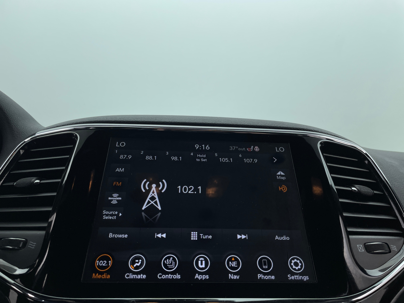 Thumbnail: 2020 Jeep Grand Cherokee - 3