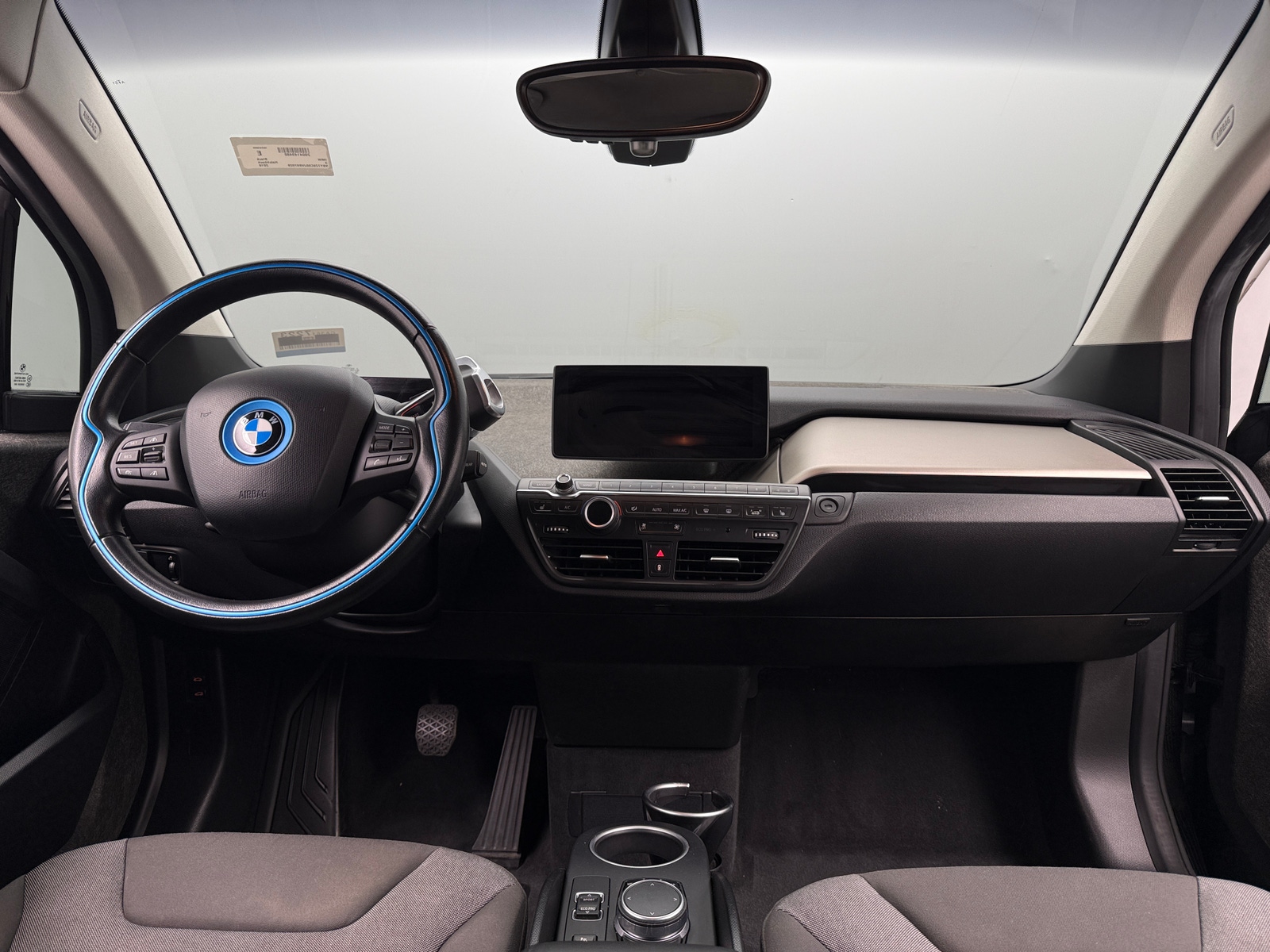 Thumbnail: 2018 BMW i3 - 3