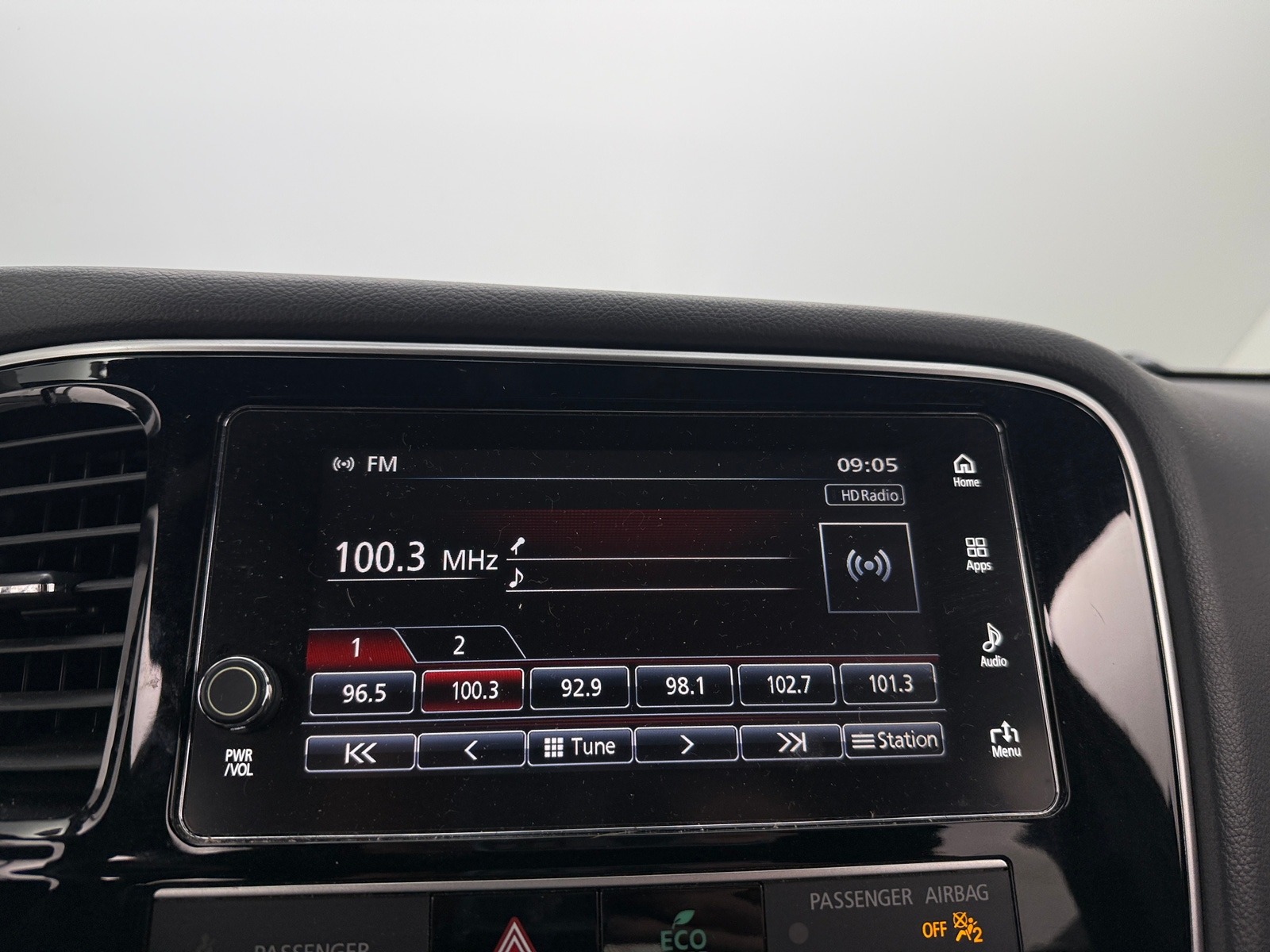 Thumbnail: 2019 Mitsubishi Outlander - 4