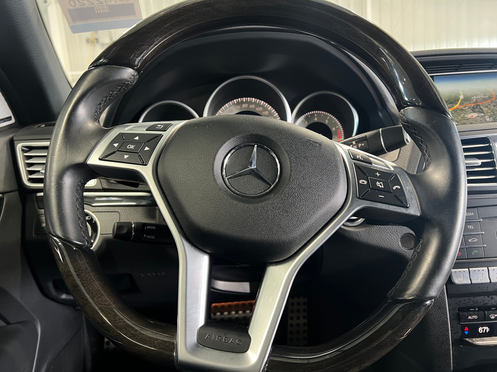 Thumbnail: 2016 Mercedes-Benz E-Class - 4