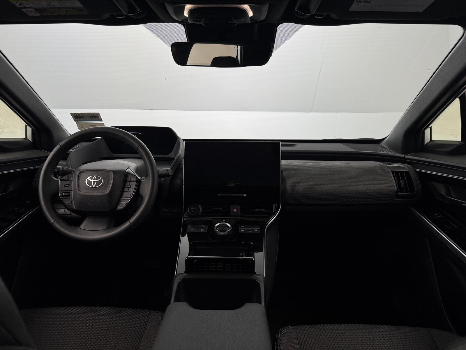 Thumbnail: 2024 Toyota bZ4X - 2