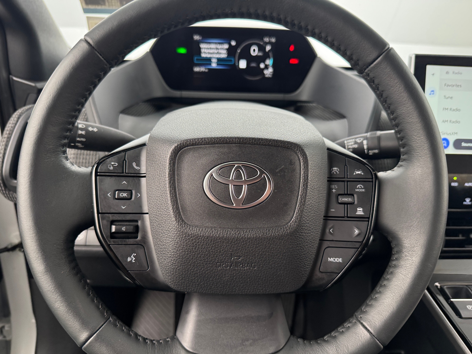 Thumbnail: 2024 Toyota bZ4X - 4