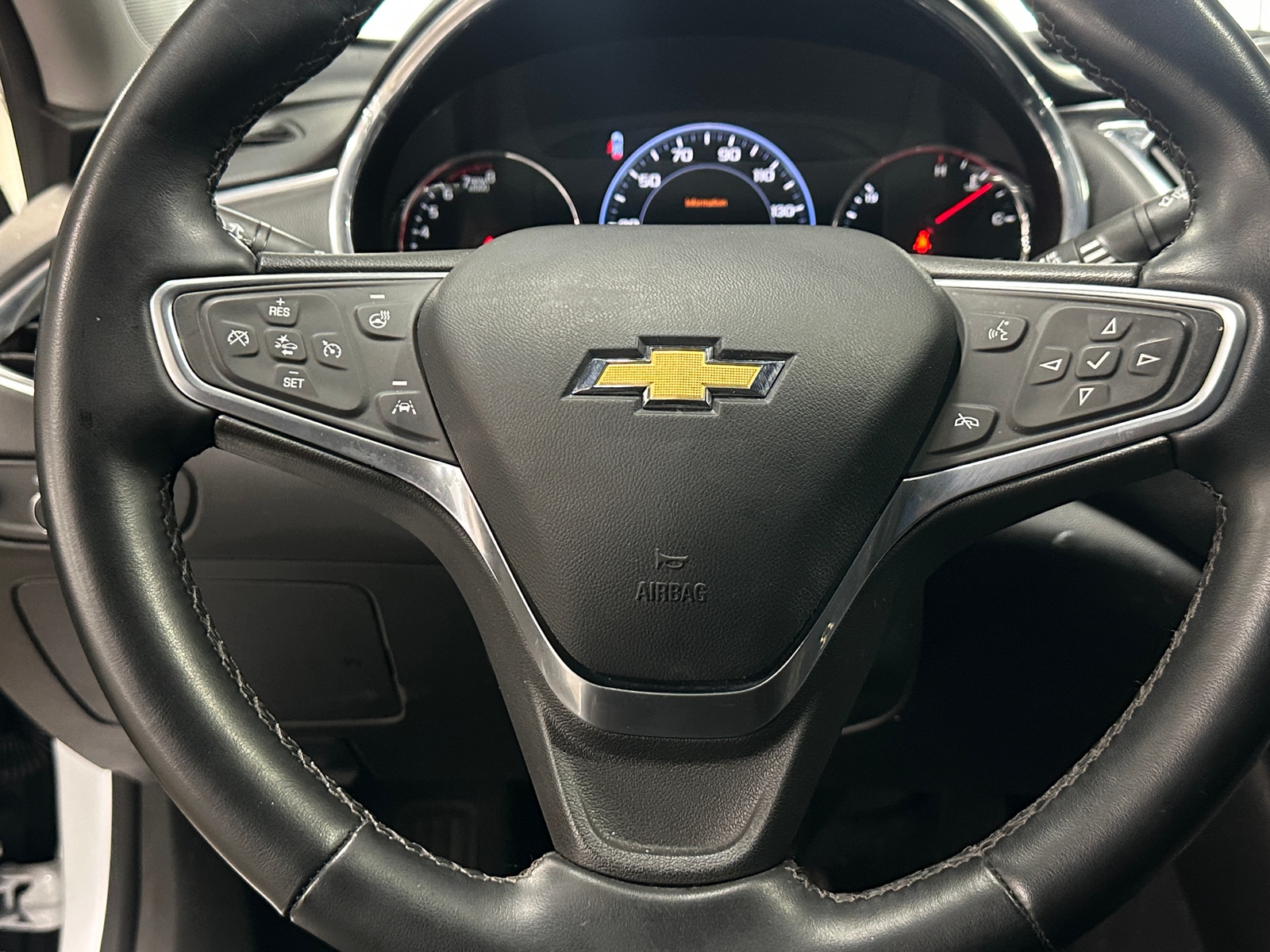 Thumbnail: 2023 Chevrolet Malibu - 4