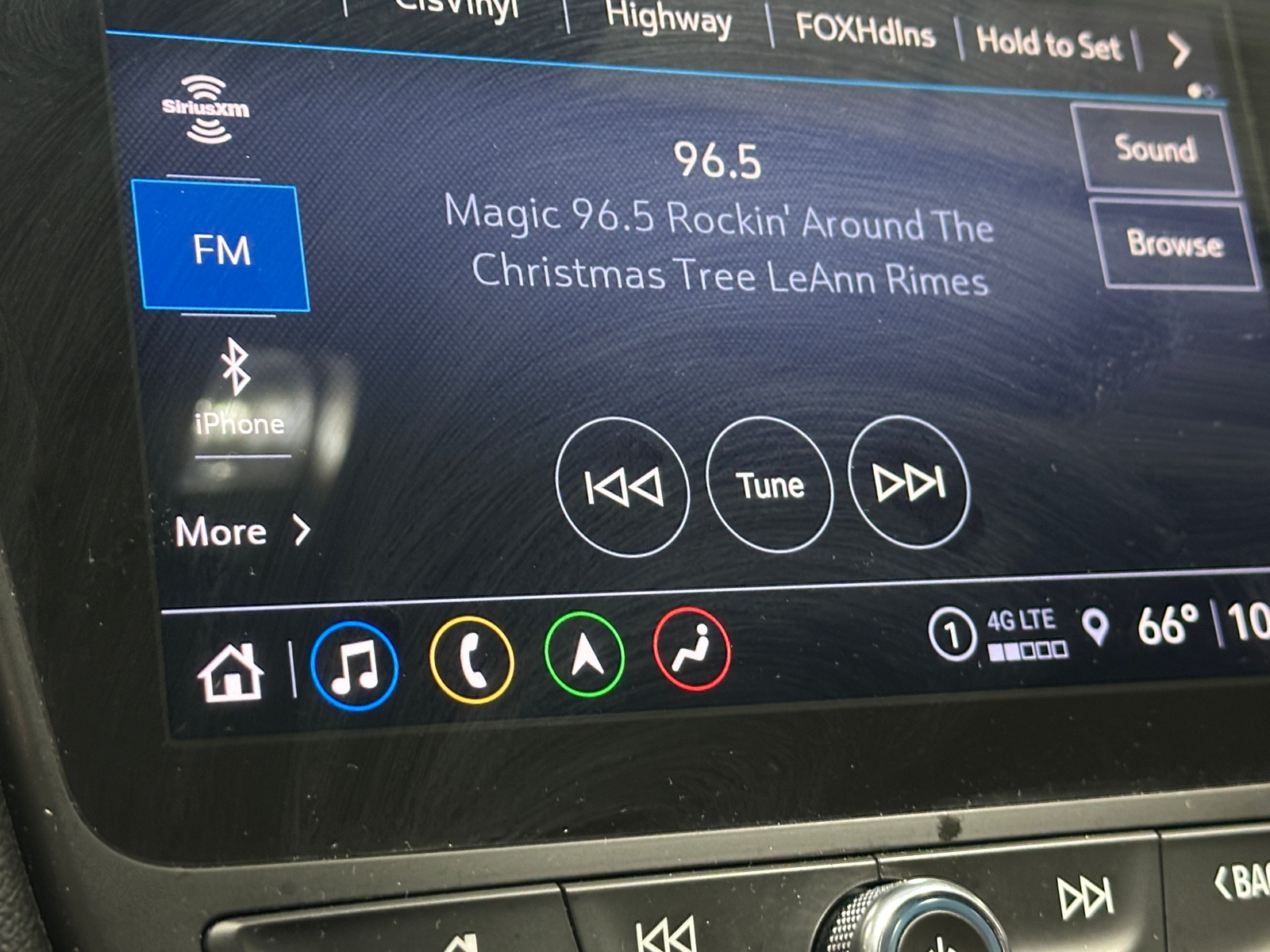 Thumbnail: 2023 Chevrolet Malibu - 3