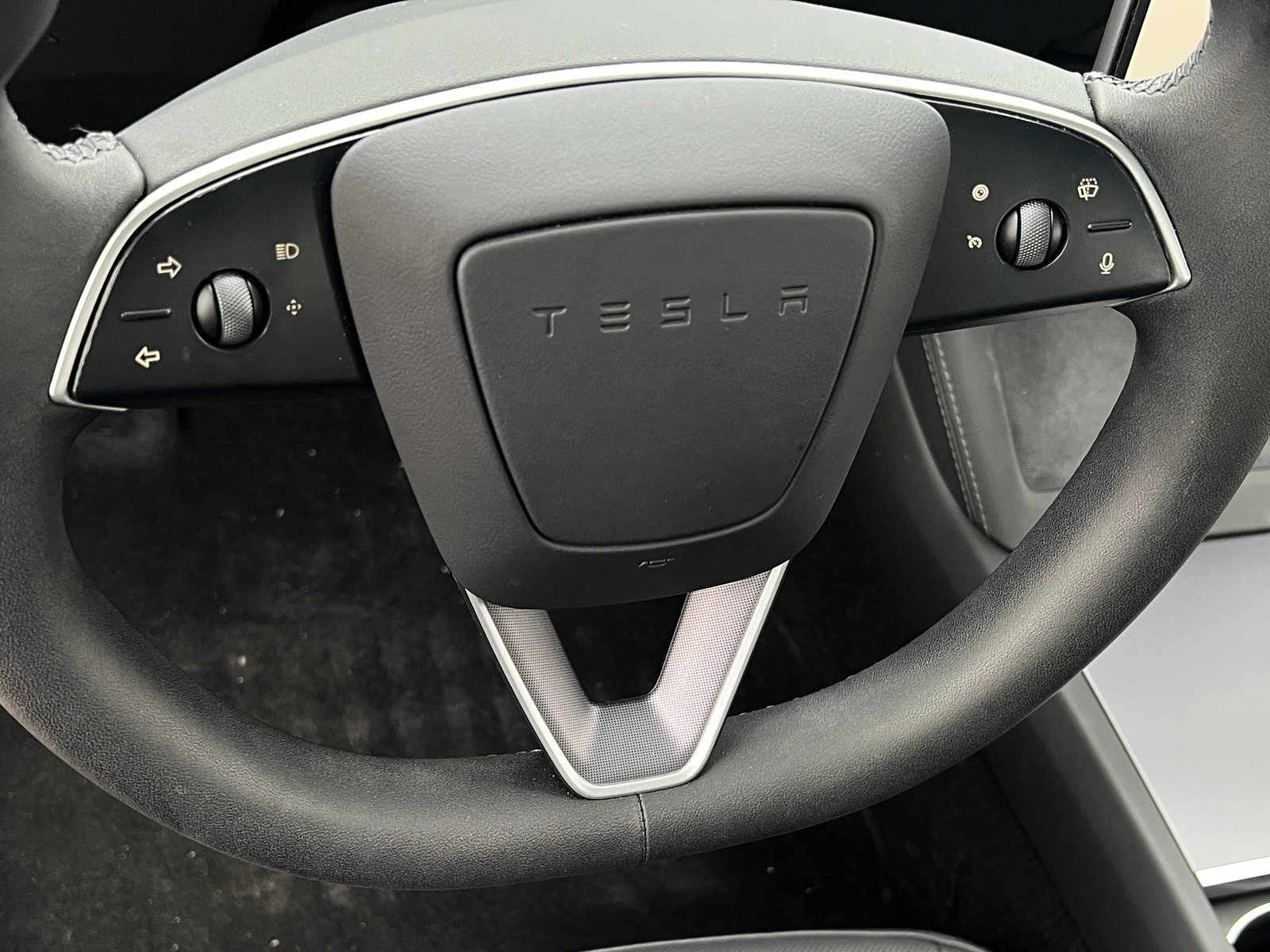 Thumbnail: 2025 Tesla Model 3 - 4