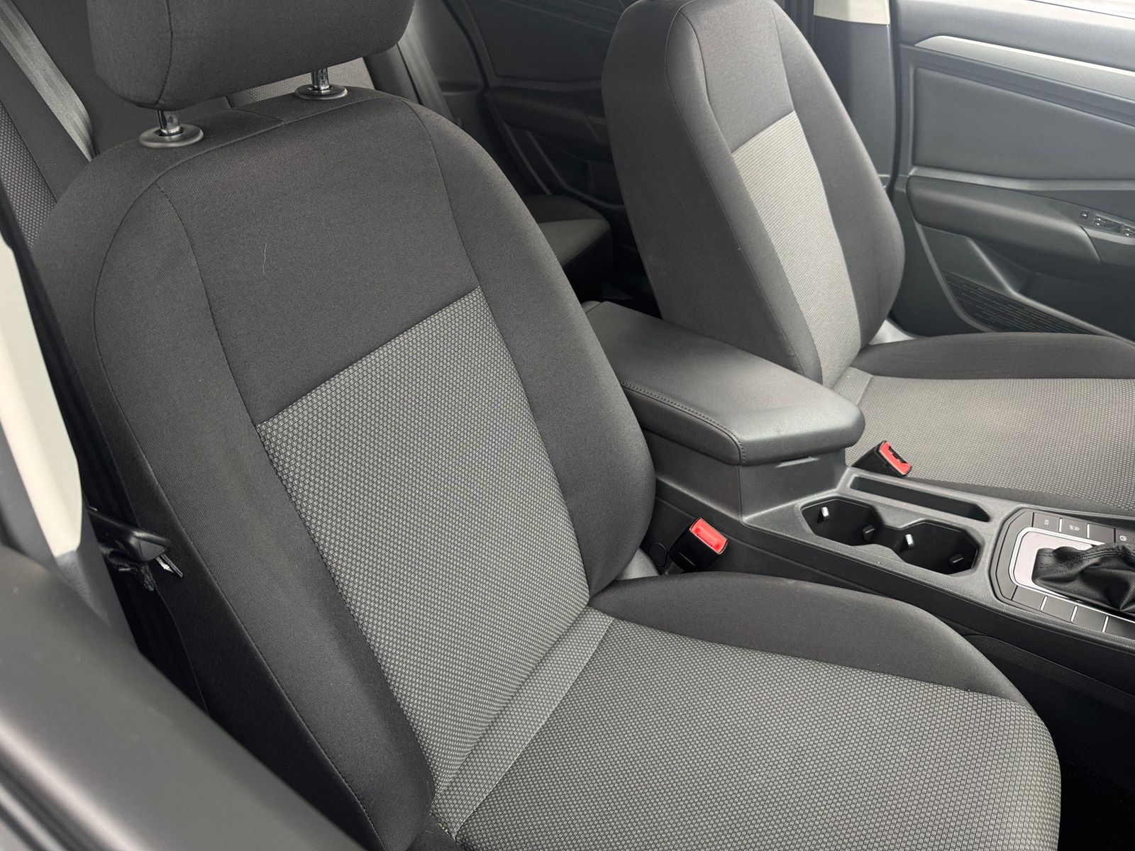 Thumbnail: 2020 Volkswagen Jetta - 2