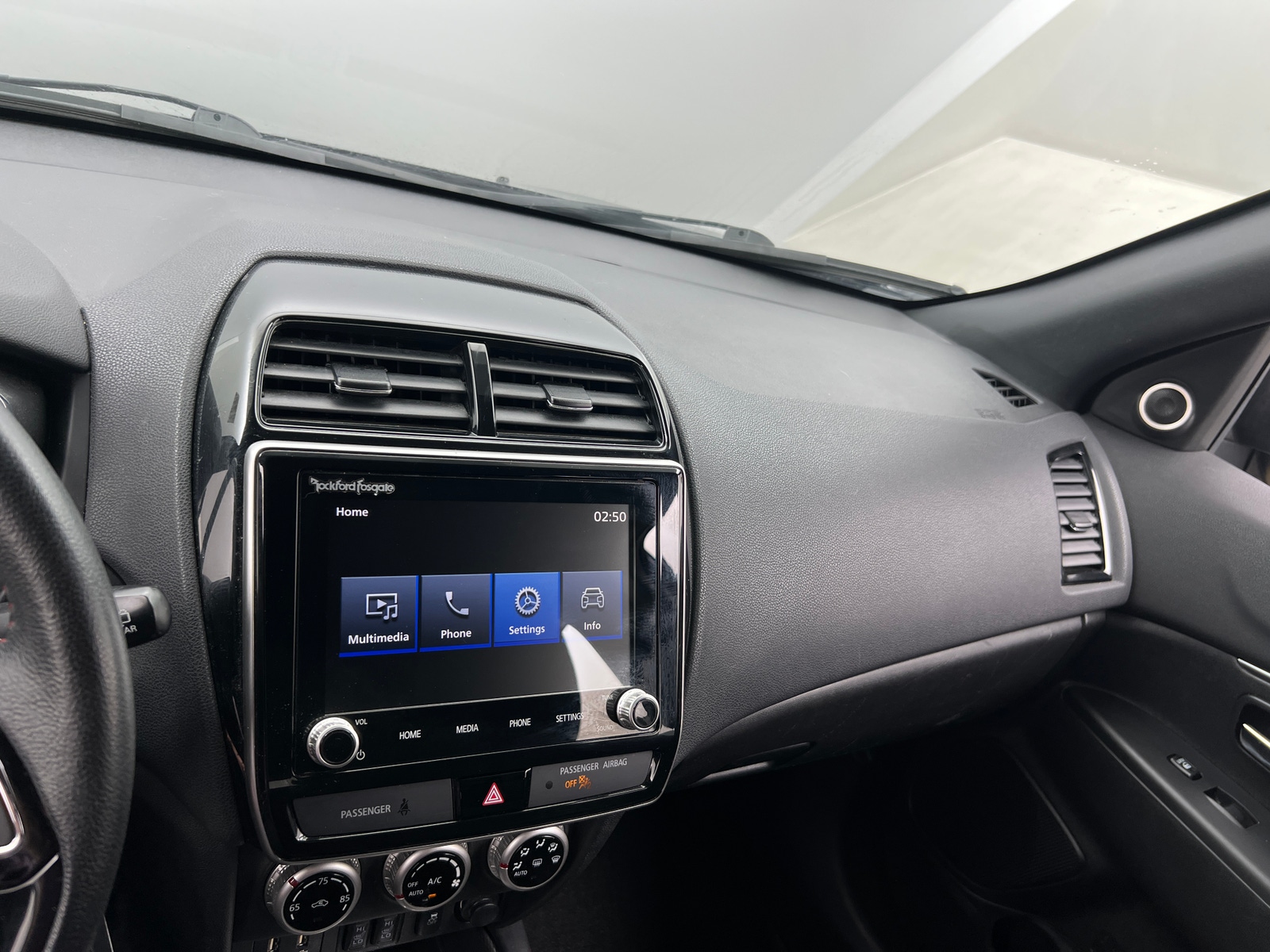 Thumbnail: 2020 Mitsubishi Outlander Sport - 4