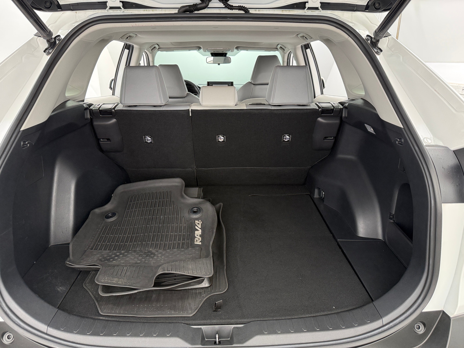 Thumbnail: 2020 Toyota RAV4 - 6