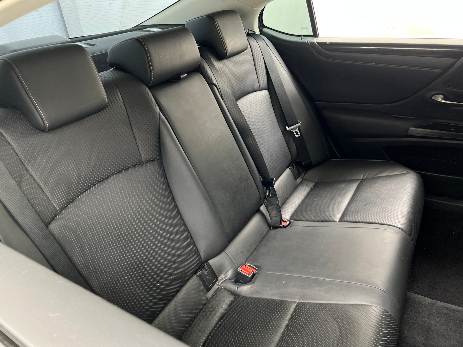 Thumbnail: 2021 Lexus ES - 5