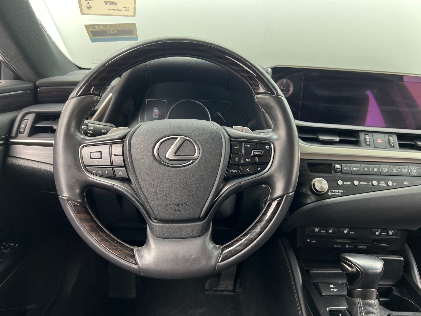 Thumbnail: 2021 Lexus ES - 4
