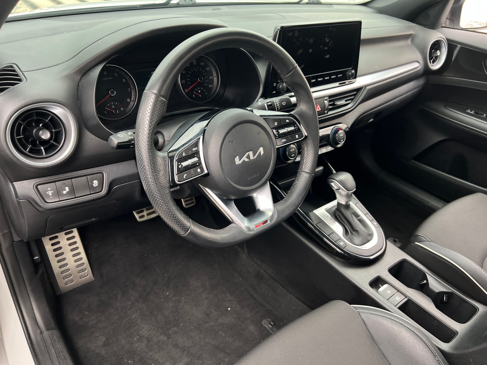 Thumbnail: 2024 Kia Forte - 3