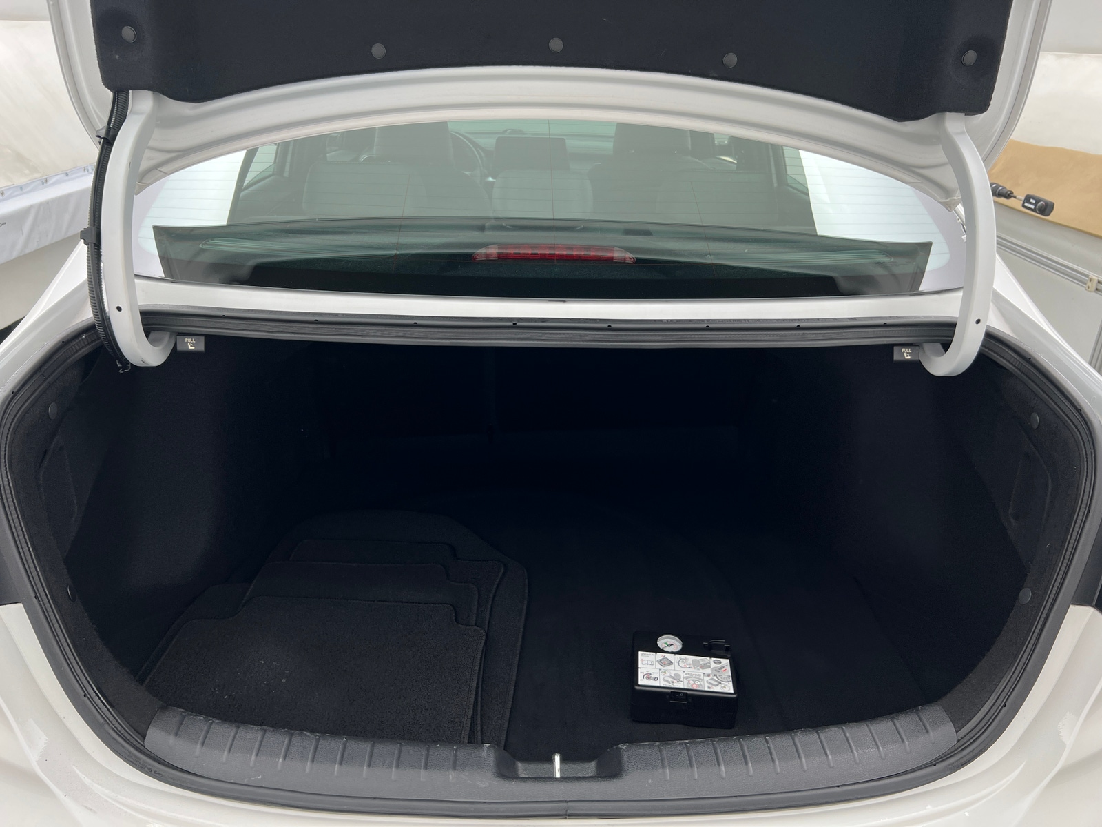 Thumbnail: 2024 Kia Forte - 7