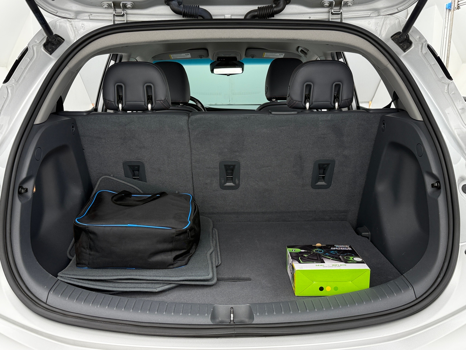 Thumbnail: 2018 Chevrolet Bolt EV - 6