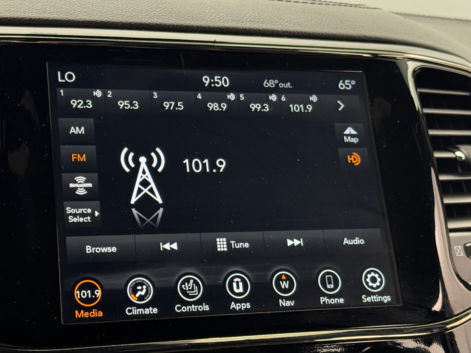 Thumbnail: 2020 Jeep Grand Cherokee - 3