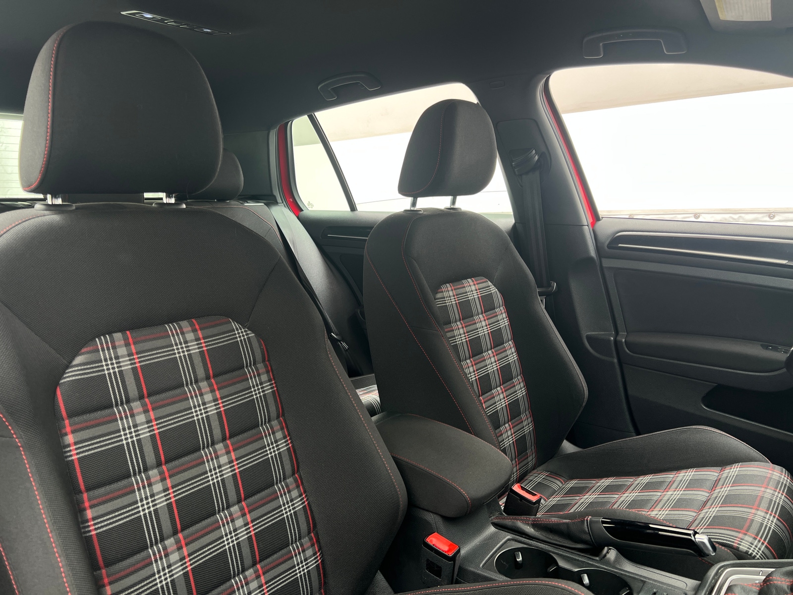 Thumbnail: 2017 Volkswagen Golf - 2