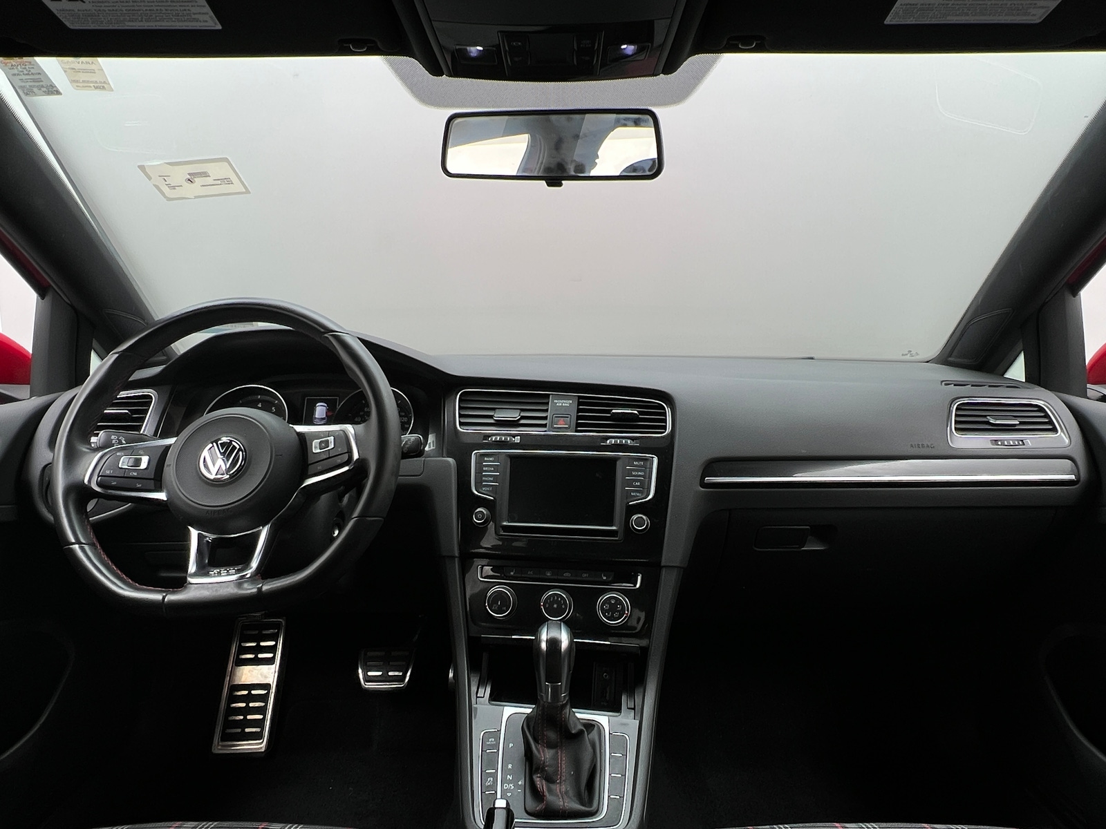 Thumbnail: 2017 Volkswagen Golf - 3